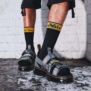 【aki】Dr. Martens Pearson Amazon.com | Dr. Martens Unisex Pearson Sandal, Mid Grey